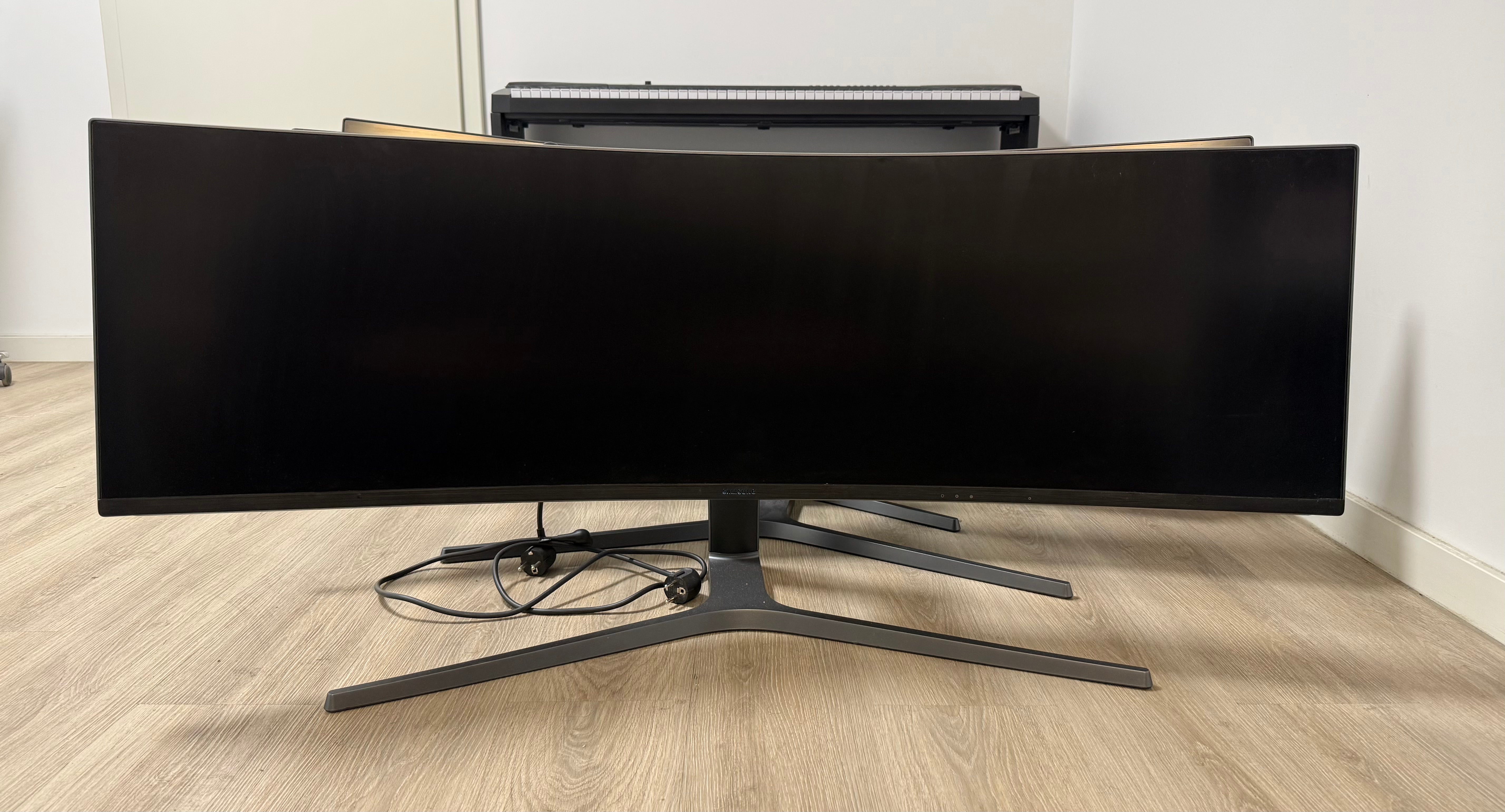 Samsung C49HG90DMU 124.20 cm (49 inch) curved gaming monitor